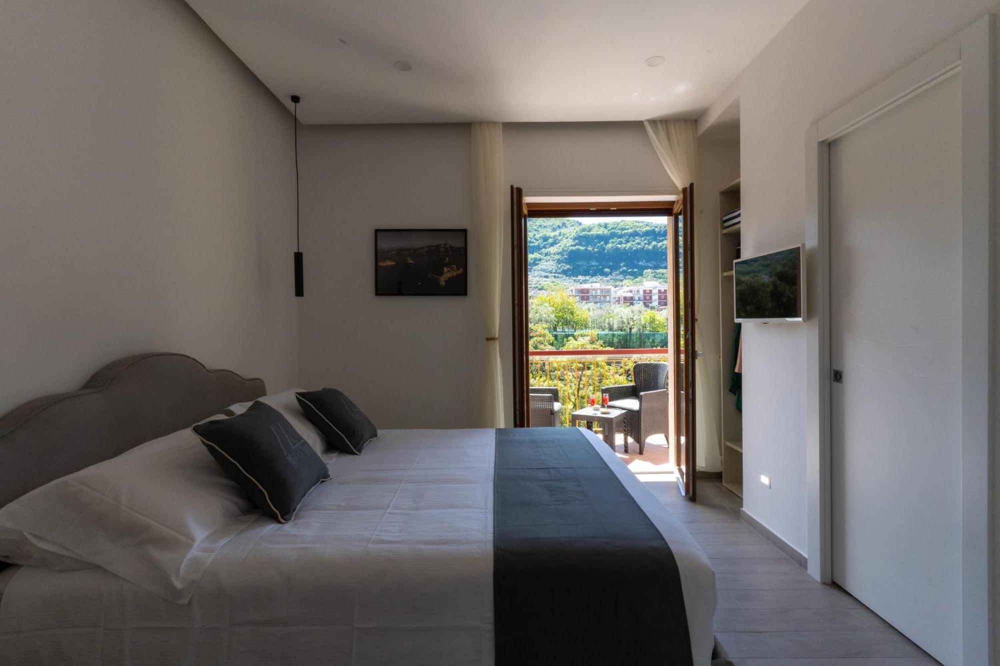 Mifra Suites Sorrento Bagian luar foto
