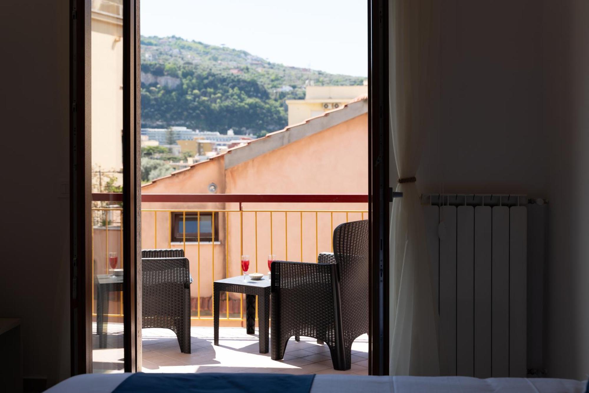 Mifra Suites Sorrento Bagian luar foto